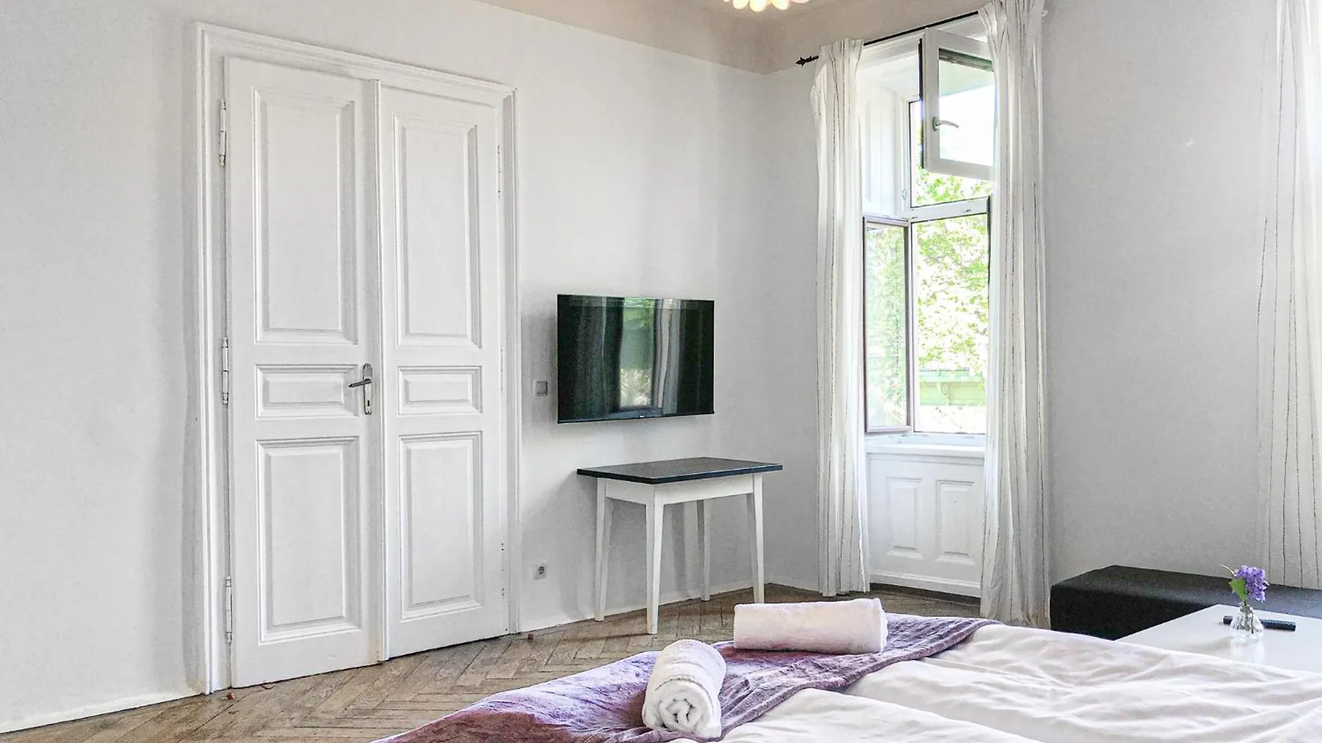 Vibrant 3Br Near Akh Hospital - Perfect For Groups Apartment Vienna